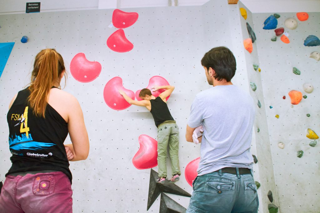 Flash Hold Griffe beim Day of the Boulder 2017 in der Boulderwelt Frankfurt