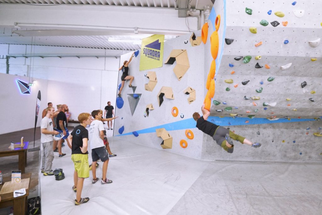 Unsere erste SUMMER SESSION in der Boulderwelt Frankfurt mit 30 fetten Boulder Highlights und dem Münchner Worldcup 2018 im Livestream