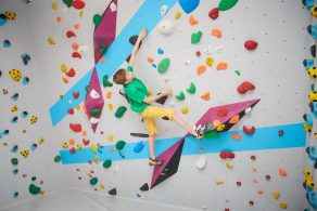 Bouldern für Groß und Klein in der Boulderwelt Frankfurt