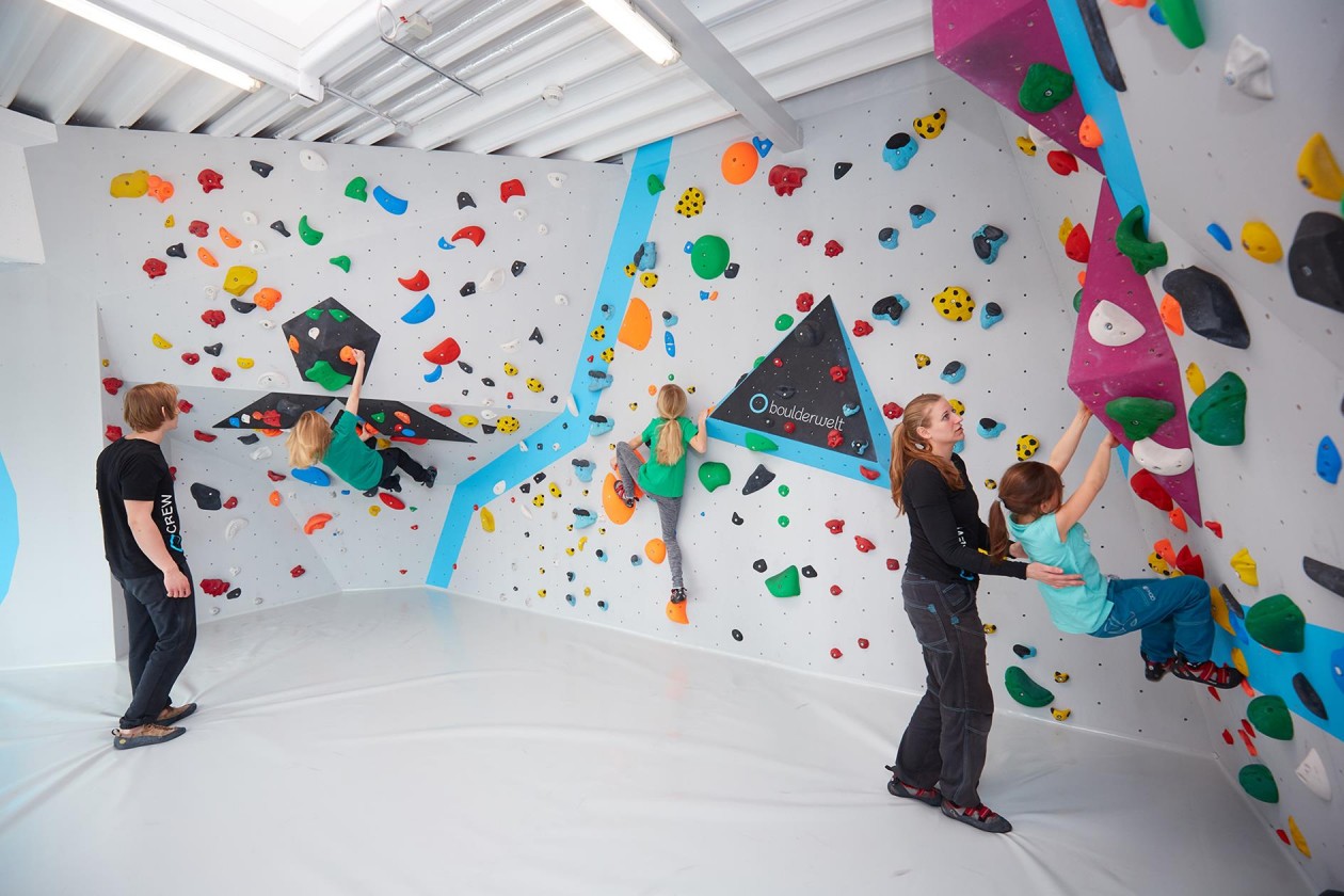 Ferienkurse Für Kinder In Der Nähe Boulderwelt Frankfurt — Ferienkurse Bouldern